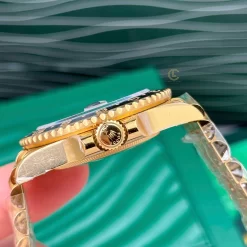 Đồng hồ Rolex GMT-Master II M126718GRNR-0001 40mm Black Dial Yellow Gold Replica 1:1 – Top Quality Version