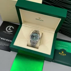 Đồng Hồ Rolex Sky-Dweller White Gold 336934-0002 42mm Green Dial Replica 1:1 – Top Quality Version