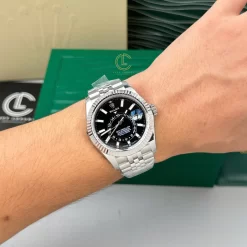 Đồng Hồ Rolex Sky-Dweller White Gold 336934-0008 42mm Black Dial Replica 1:1 – Top Quality Version