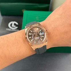 Đồng hồ Rolex Oyster Perpetual Sky-Dweller M326235-0005 42mm Rose Gold Chocolate Dial Replica 1:1 – Top Quality Version