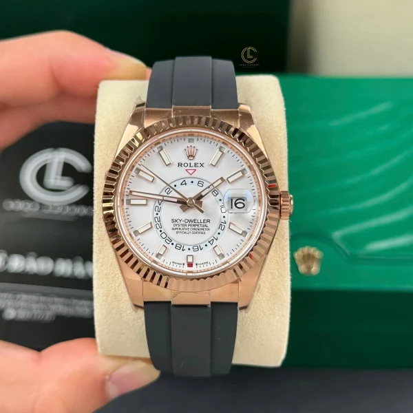 Đồng hồ Rolex Oyster Perpetual Sky-Dweller M326235-0004 42mm White Dial Rose Gold Replica 1:1 – Top Quality Version