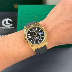 Đồng hồ Rolex Oyster Perpetual Sky-Dweller M326238-0009 42mm Black Oysterflex Yellow Gold Replica 1:1 – Top Quality Version
