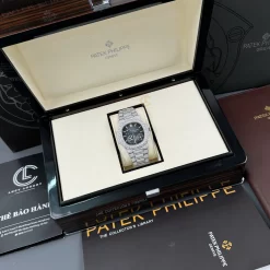 Patek Philippe Nautilus 5712/1A 40mm Blue Dial Full Moissanite Hongkong Replica 1:1 – Top Quality Version