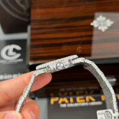 Patek Philippe Nautilus 5712/1A 40mm Blue Dial Full Moissanite Hongkong Replica 1:1 – Top Quality Version