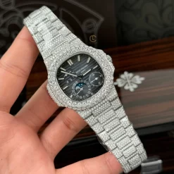 Patek Philippe Nautilus 5712/1A 40mm Blue Dial Full Moissanite Hongkong Replica 1:1 – Top Quality Version