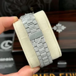 Patek Philippe Nautilus 5711/1A 40mm Full Moissanite HongKong Replica 1:1 – Top Quality Version