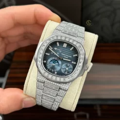 Patek Philippe Nautilus 5712/1A 40mm Benzel Baugette Full Moissanite HongKong Replica 1:1 – Top Quality Version