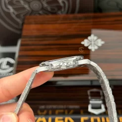 Patek Philippe Nautilus 5712/1A 40mm Benzel Baugette Full Moissanite HongKong Replica 1:1 – Top Quality Version