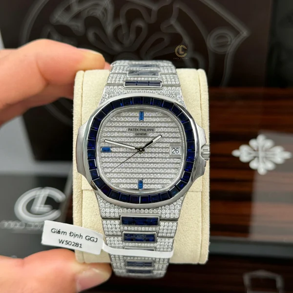 Patek Philippe Nautilus 5712/1A 40mm Demi Baugette Blue Full Moissanite HongKong Replica 1:1 – Top Quality Version