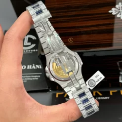 Patek Philippe Nautilus 5712/1A 40mm Demi Baugette Blue Full Moissanite HongKong Replica 1:1 – Top Quality Version