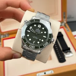 Omega Seamaster Diver 300M 42mm Green Dial Replica 1:1 – Top Quality Version