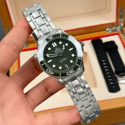 Omega Seamaster Diver 300M 42mm Green Dial Replica 1:1 – Top Quality Version