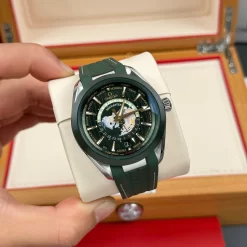 Omega Seamaster Aqua Terra Worldtimer 43mm Green Dial Replica 1:1 – Top Quality Version