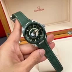Omega Seamaster Aqua Terra Worldtimer 43mm Green Dial Replica 1:1 – Top Quality Version
